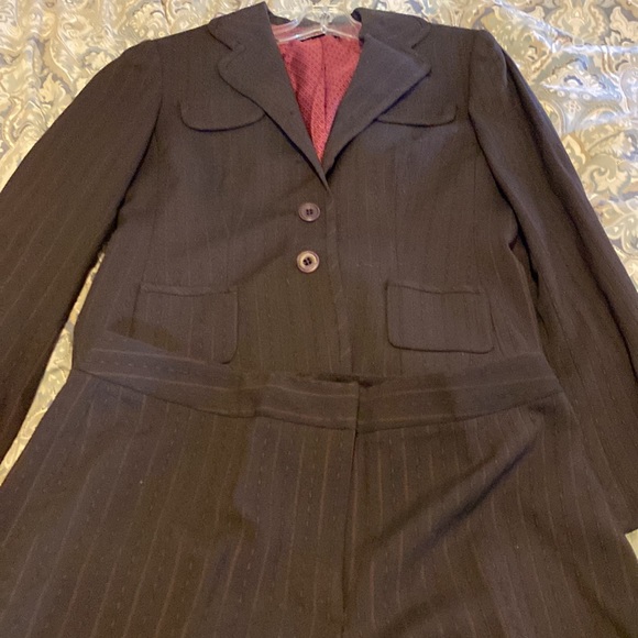 Tall 33.4 inseam Tahari lined suit. Pristine - Picture 3 of 13